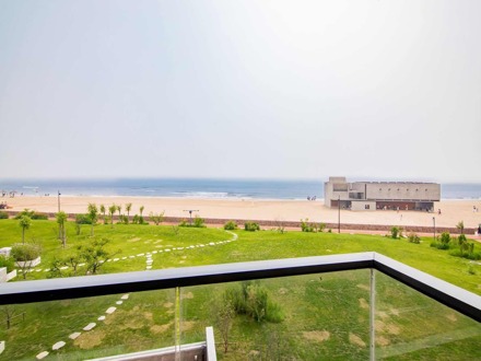 阿那亚270度观海 三室两厅两卫 图书馆