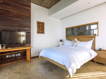 在大理,我们这一处水墨汀溪亲水近海的别院海景