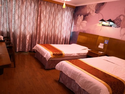 步行街67号民宿303房间