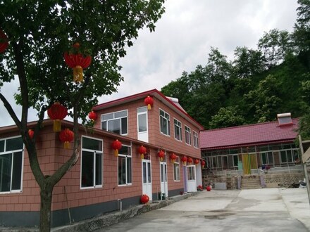 丹东宽甸天桥沟乡家味农家院大床房