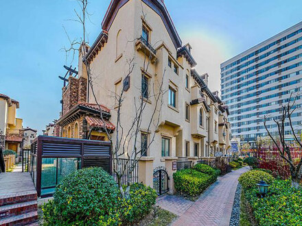 朋友聚会54轰趴别墅