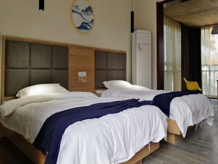 栾川县城松林晚·精品民宿标间