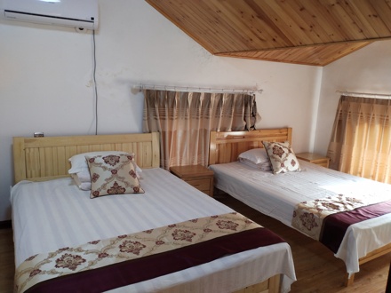 崂山北九水 翠林精品民宿 阳光大窗 双人床