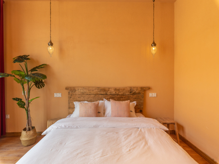 「哈雅民宿」room 1摩洛哥院景大床房