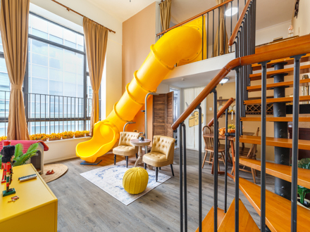 胡桃夹子猫和老鼠/珠江新城复式两房滑滑梯投影